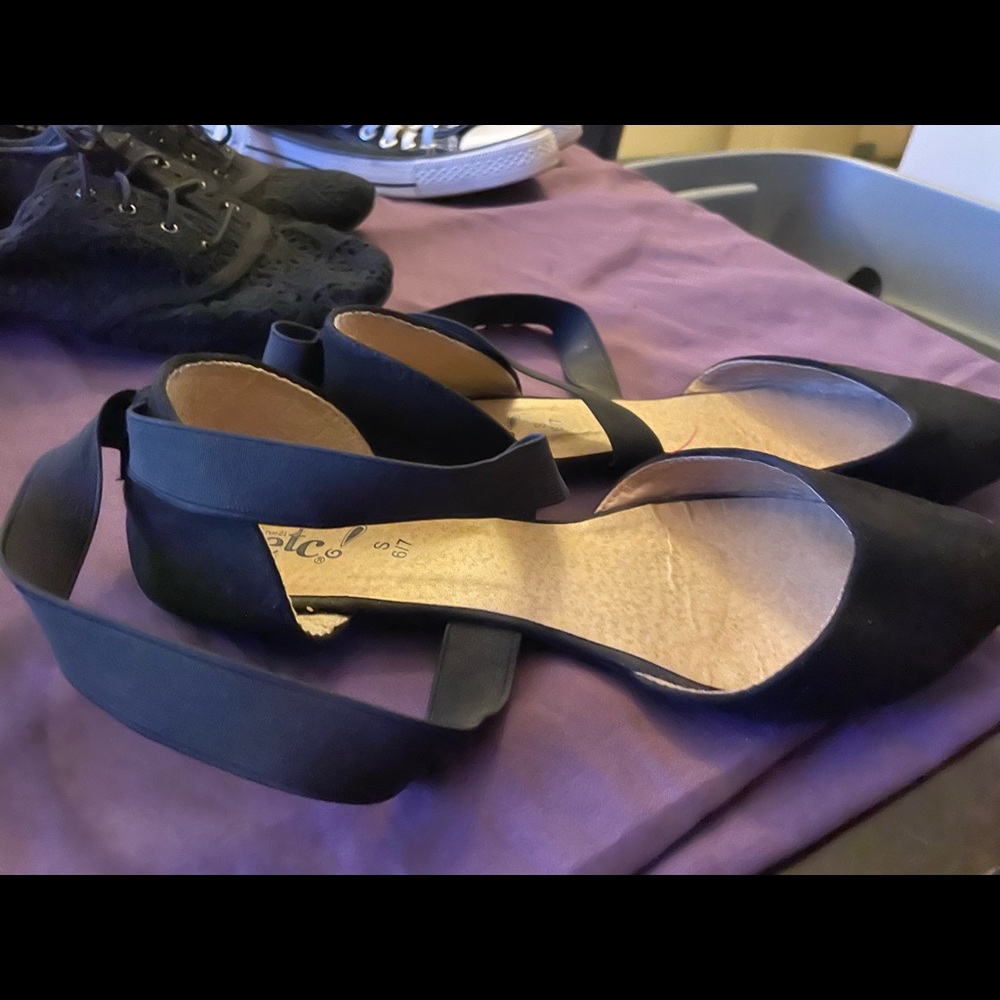 Etc black flat Sandles size 6/7